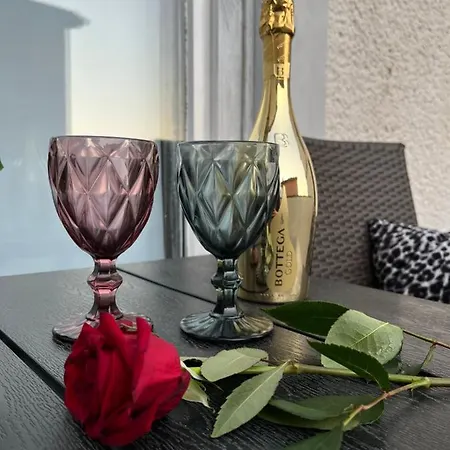 Romantic For Two Persons Guest house *