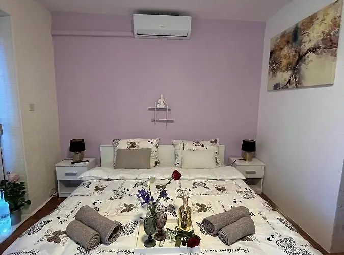 Romantic For Two Persons 게스트하우스